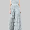 ABITO LUNGO IN PETALI DI TULLE GRIGIO CON CINTURA GIOIELLO