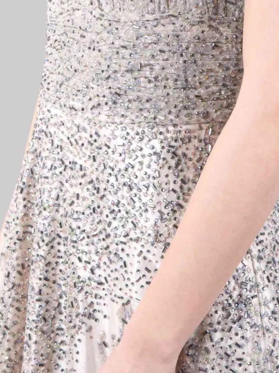 ABITO LUNGO ORO DECORATO CON PERLINE, STRASS E RICAMI IN TESSUTO