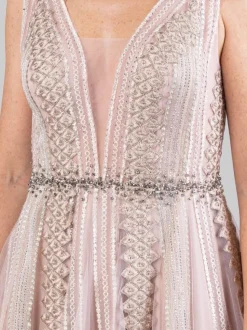 ABITO LUNGO ROSA DECORATO CON RICAMI E STRASS
