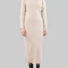 ABITO MIDI BEIGE A COSTINE CON COLLO ALTO E APERTURA SULLA SPALLA