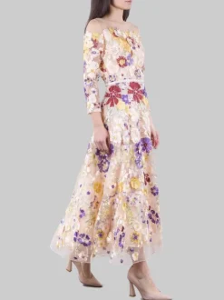ABITO MIDI IN TULLE ROSA RICAMATO CON FIORI MULTICOLORE E MINI CINTURA IN VITA