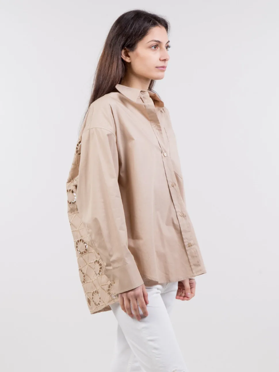 Camicia con ricamo