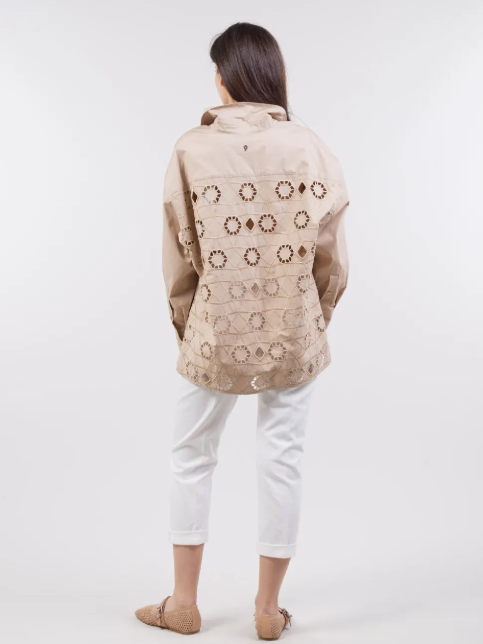 Camicia con ricamo