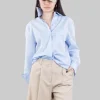 CAMICIA OVERSIZE IN POPELINE DI COTONE CELESTE CON TASCHINO