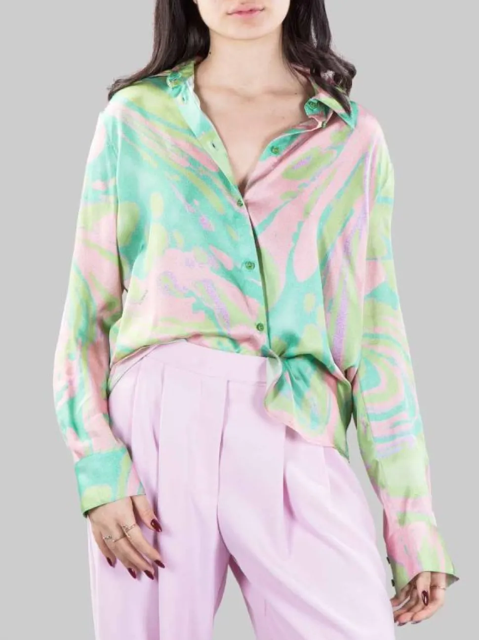 CAMICIA SMORZARE OVERSIZE A FANTASIA SU FONDO VERDE