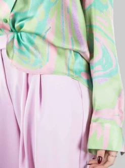 CAMICIA SMORZARE OVERSIZE A FANTASIA SU FONDO VERDE