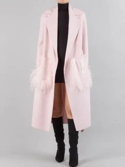 CAPPOTTO LUNGO IN LANA ROSA CON TASCHE PROFILATE DI PIUME