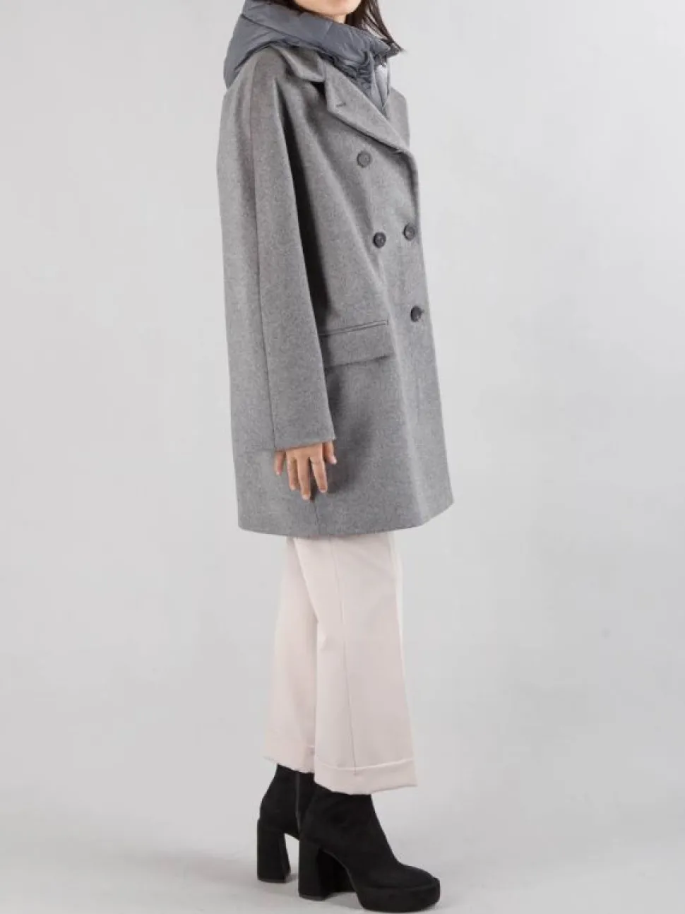 CAPPOTTO OVERSIZE IN PANNO GRIGIO CON IMBOTTITURA PARZIALE E CAPPUCCIO