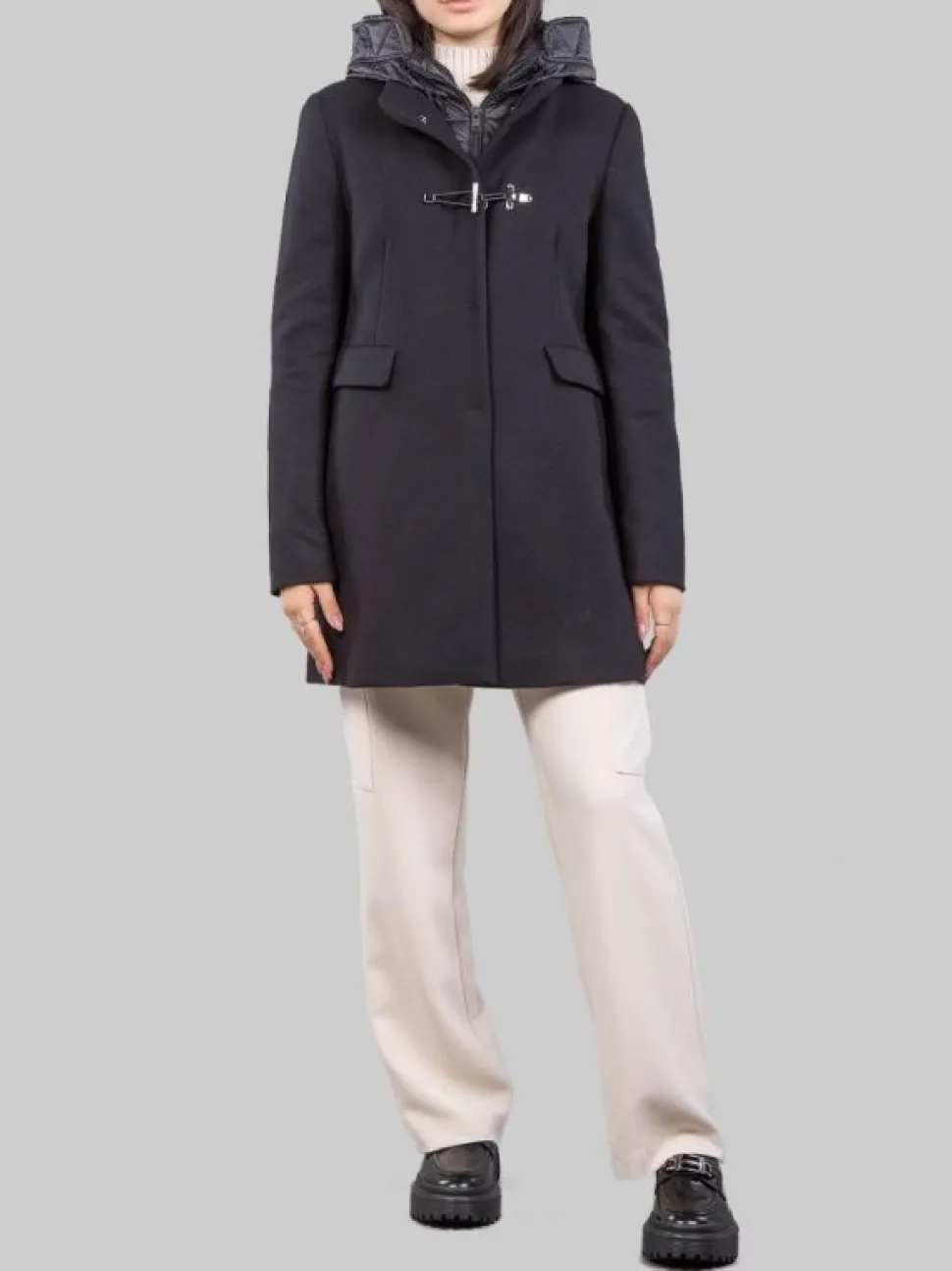 CAPPOTTO TOGGLE IN LANA E TESSUTO TECNICO NERO CON CAPPUCCIO
