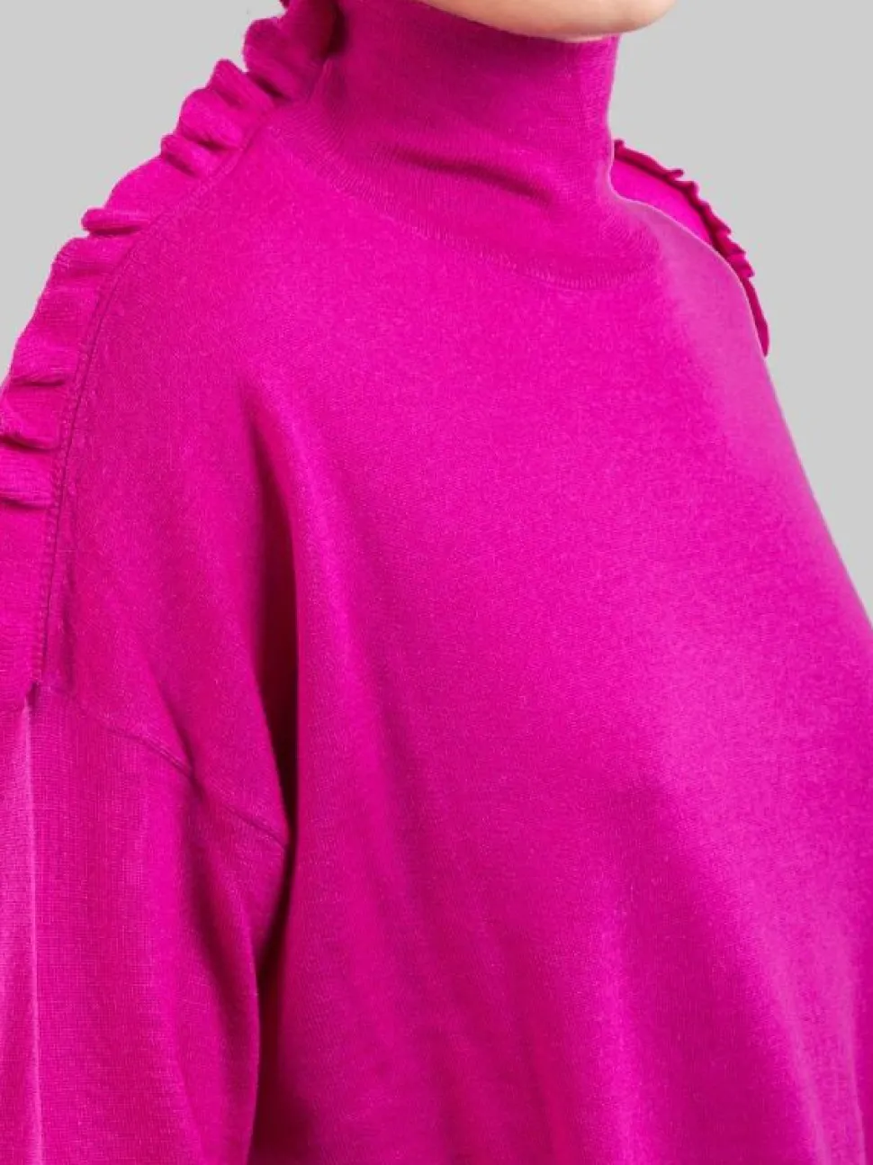 MAGLIA DOLCEVITA VIOLA IN LANA CON RUCHE DECORATIVA SULLA SPALLA