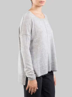 MAGLIA GRIGIO CHIARO IN CASHMERE GIROCOLLO CON RIGA