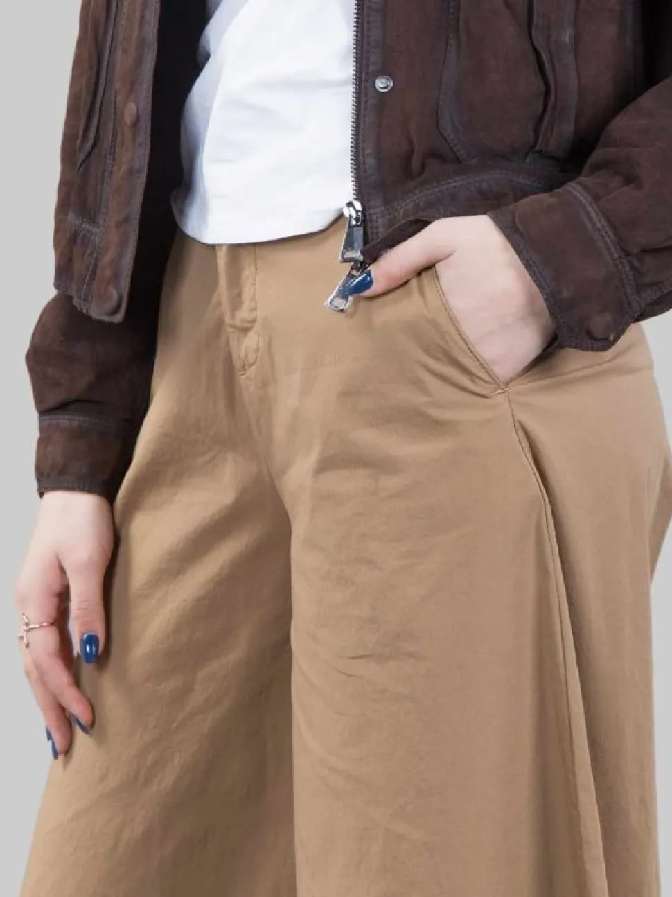 MAXI PANTALONI ELLE IN COTONE ELASTICIZZATO SABBIA CON GAMBE AMPIE