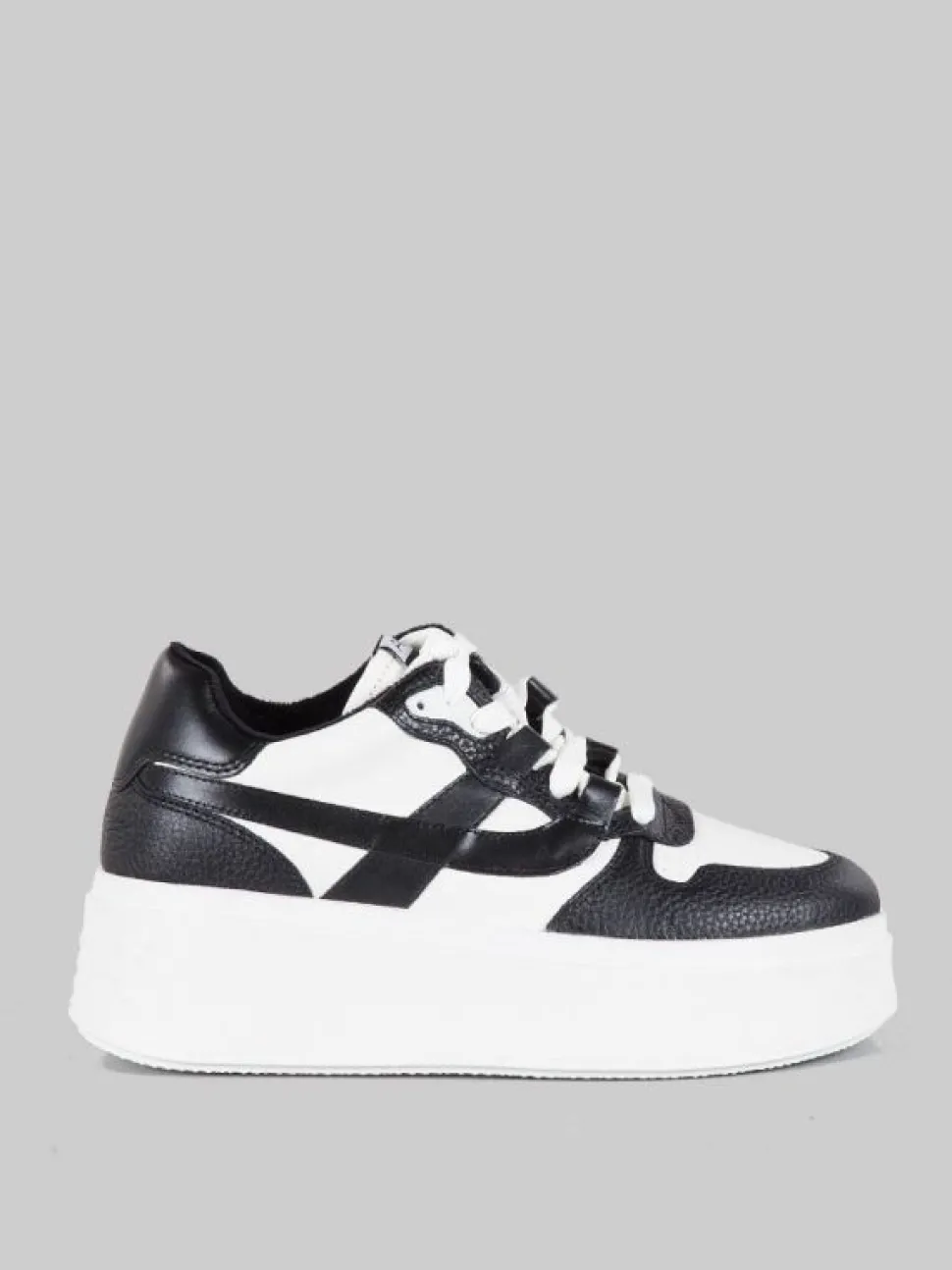 MAXI SNEAKER MATCH IN PELLE BICOLORE BIANCA E NERA
