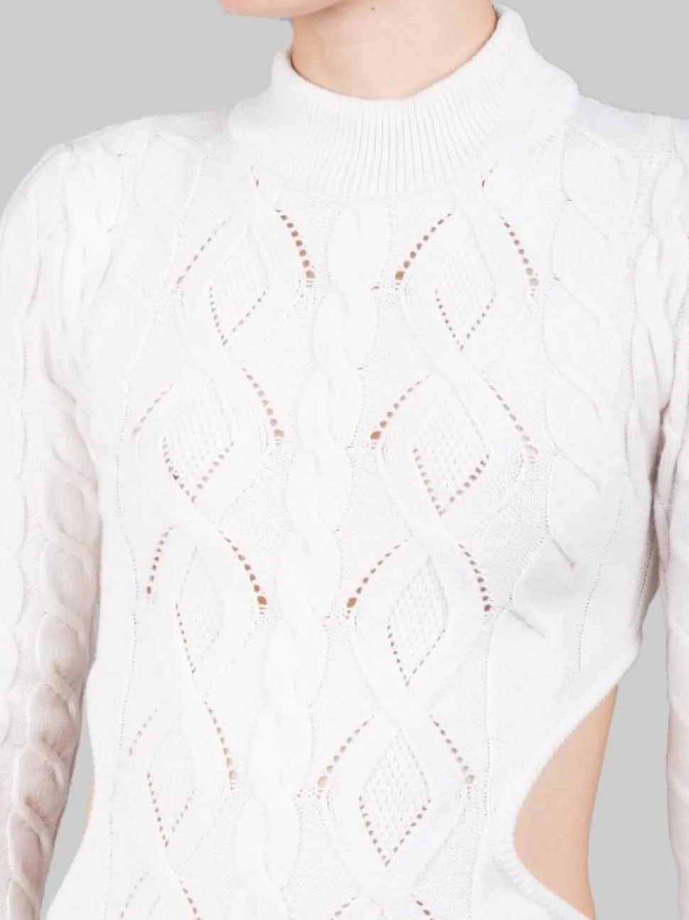 MINI ABITO BIANCO PANNA IN MAGLIA INTRECCIATA CON SCOLLATURA SULLA SCHIENA