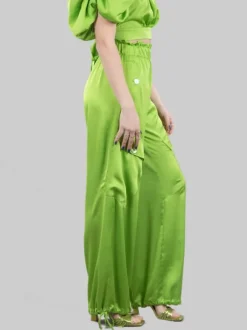 PANTALONI CARGO IN RASO VERDE CON ELASTICO IN VITA E TASCONI