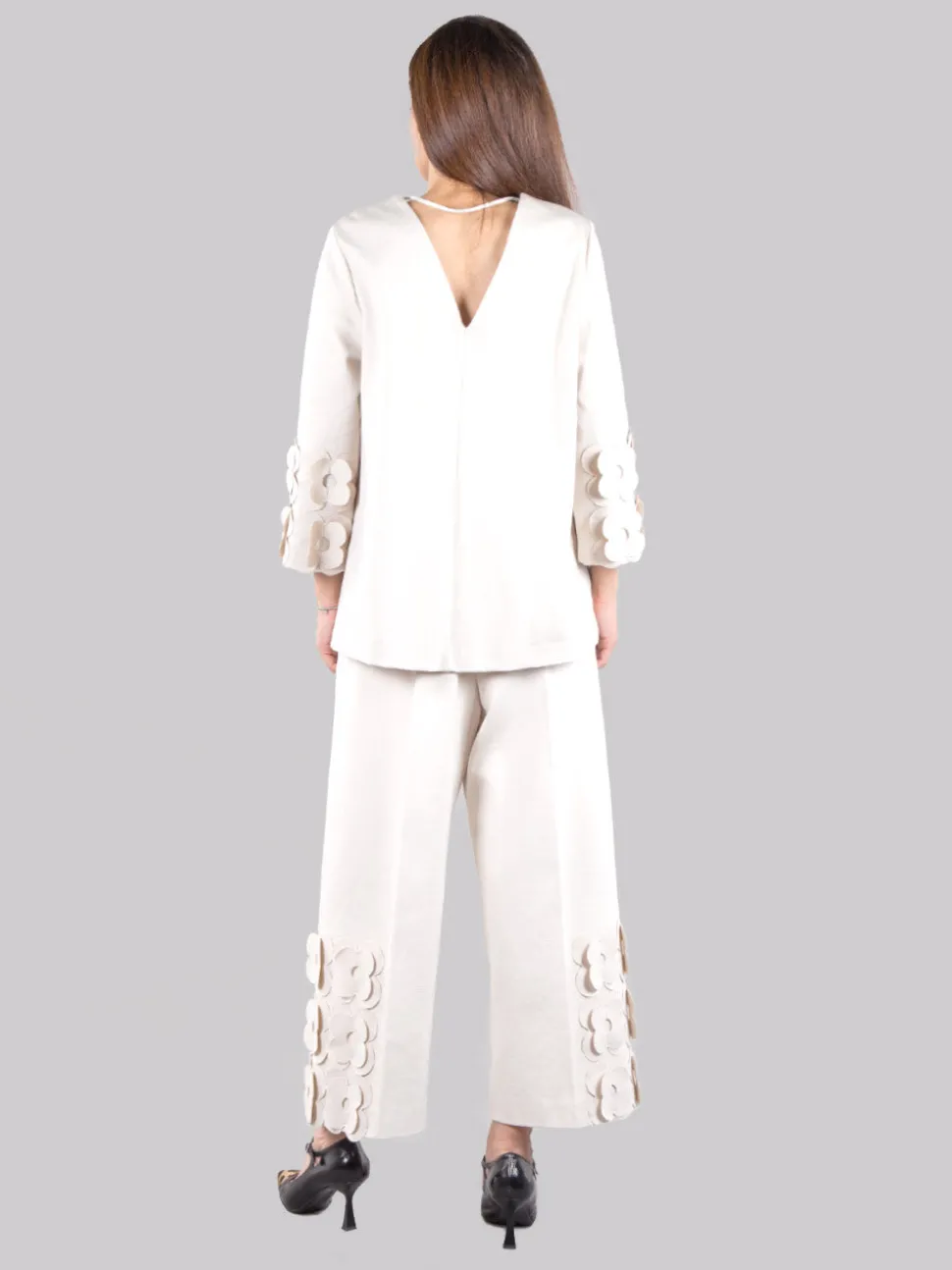 Pantaloni con fiori