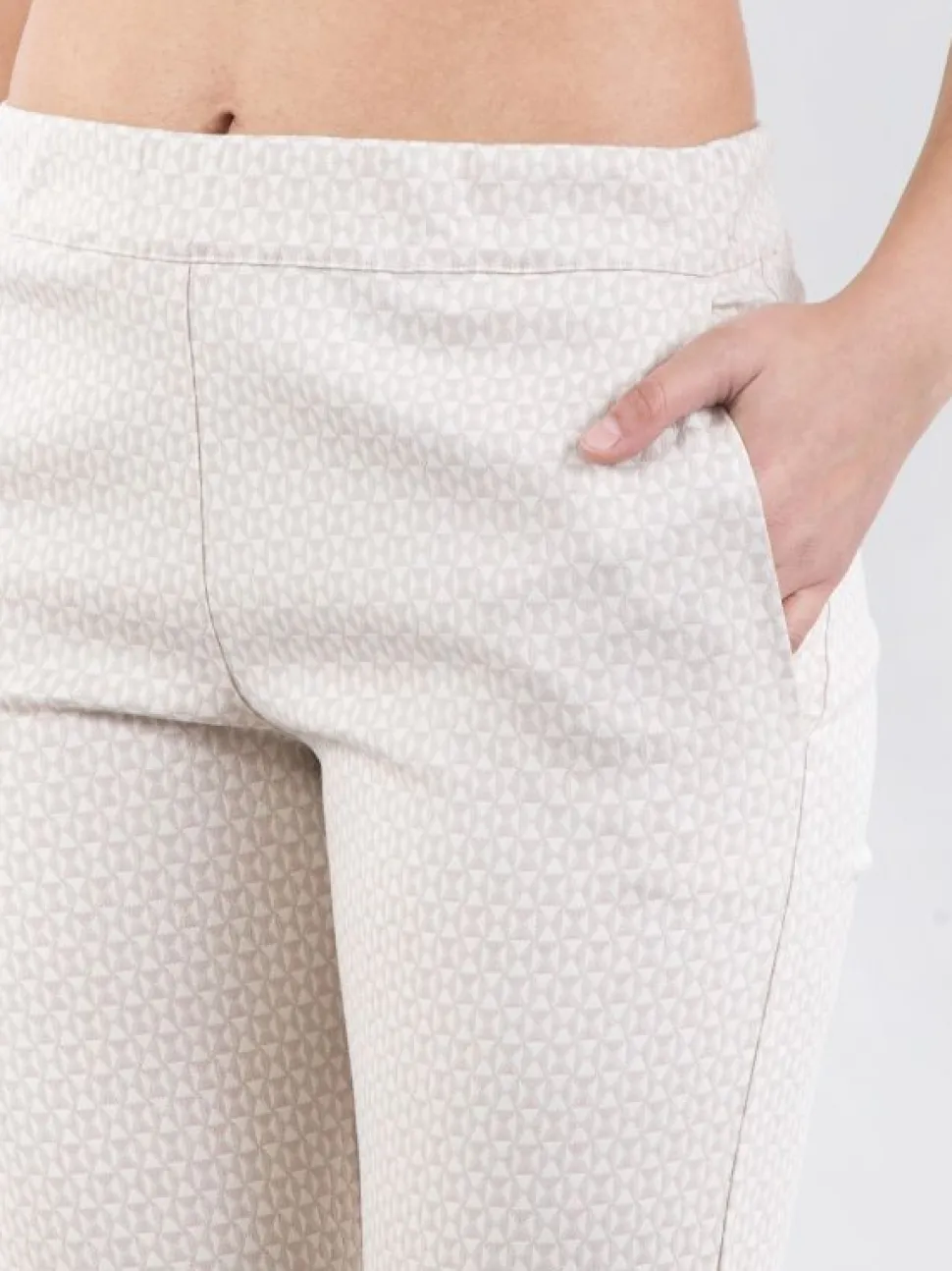 PANTALONI FLARE A FANTASIA JACQUARD CREMA E BIANCO