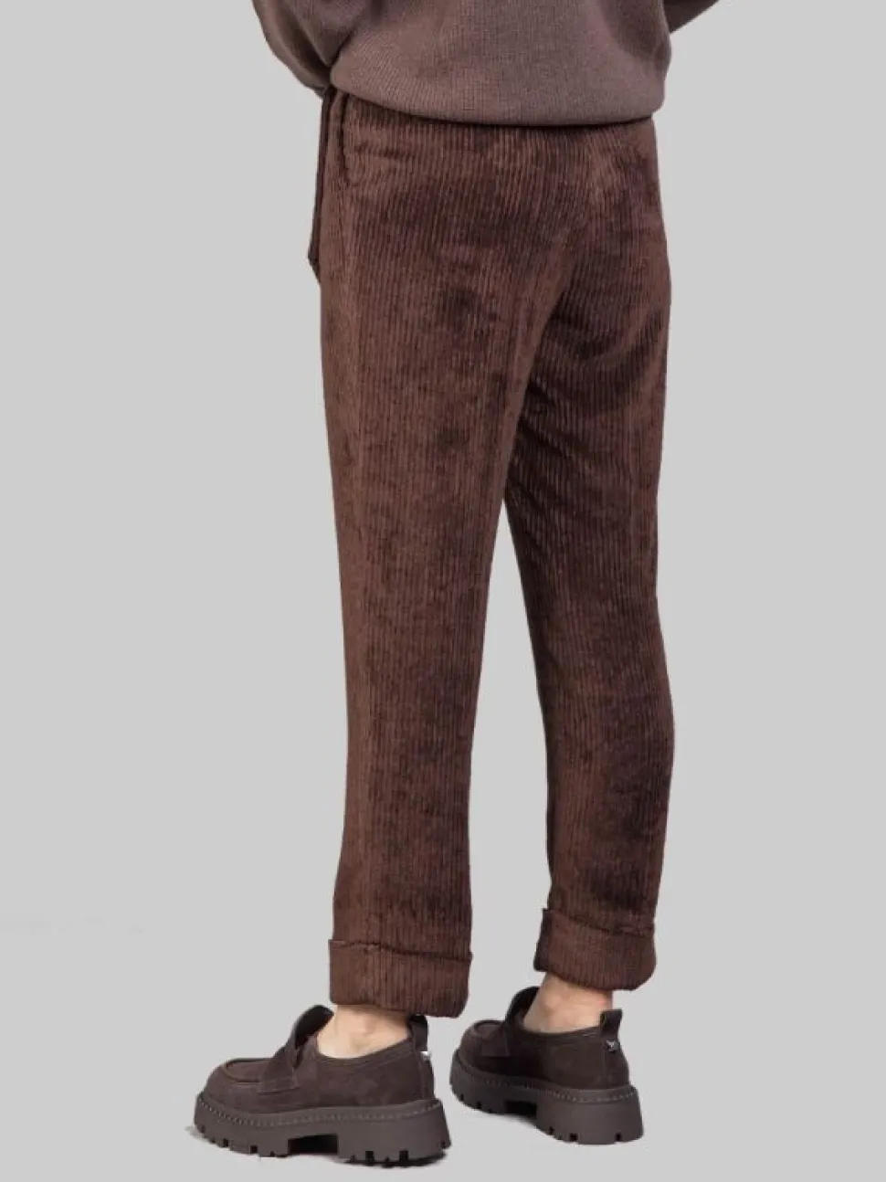 PANTALONI IN VELLUTO A COSTE MARRONI CON CINTURA IN VITA
