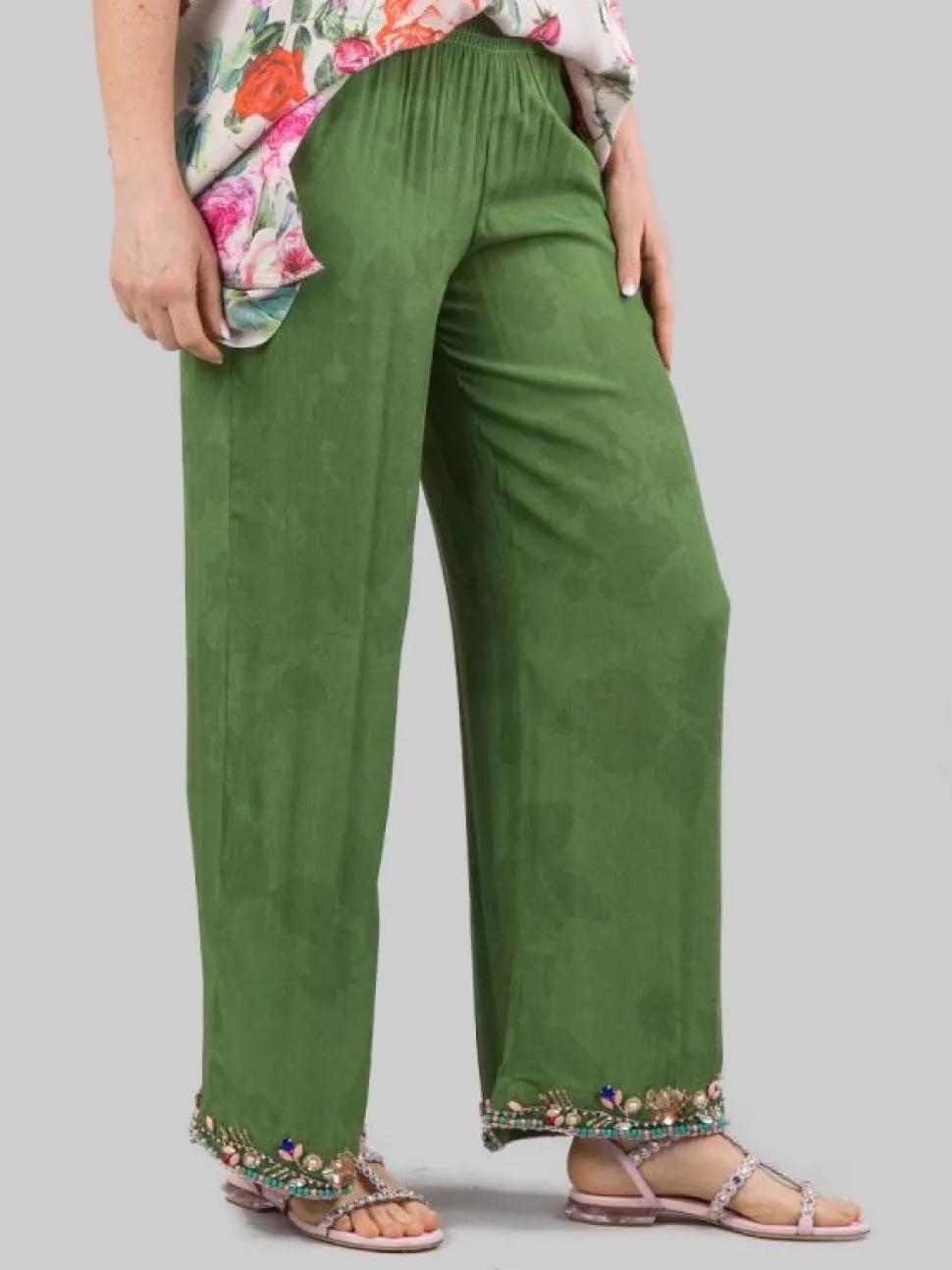 PANTALONI PALAZZO VERDI CON DECORAZIONI IN PERLINE, STRASS E PIETRE COLORATE