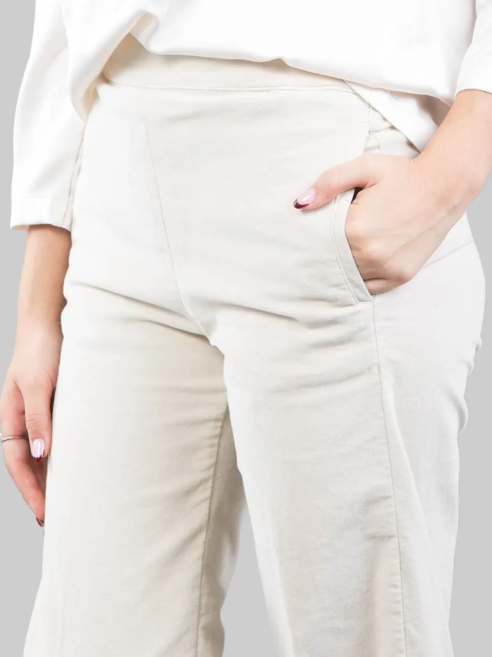 PANTALONI RELAXED CHINO A VITA ALTA PANNA IN VELLUTO ELASTICIZZATO
