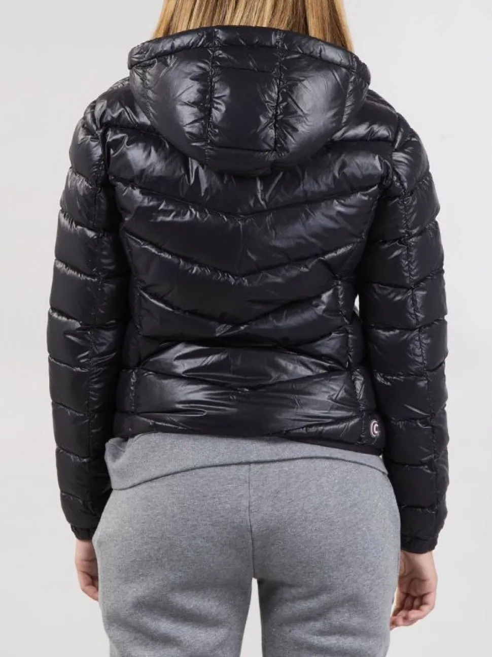 PIUMINO CON CAPPUCCIO IN NYLON TECNICO LUCIDO