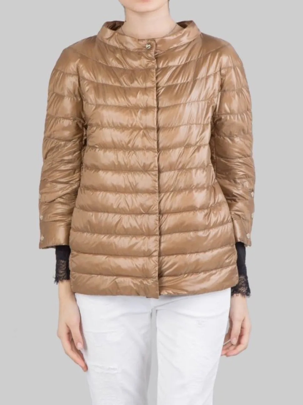 PIUMINO CORTO CAMMELLO MODELLO CAPPA IN NYLON ULTRALEGGERO