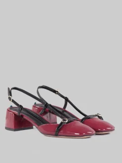 Sling back in vernice