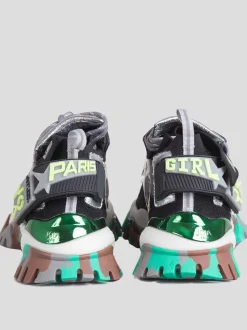 Sneaker Dominator