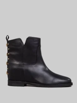 STIVALETTI NERI IN PELLE CON BORCHIE ORO POSTERIORI